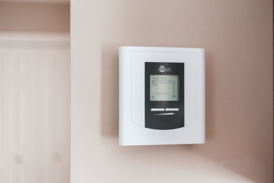 Smart thermostaat bedienbaar via smartphone-app.